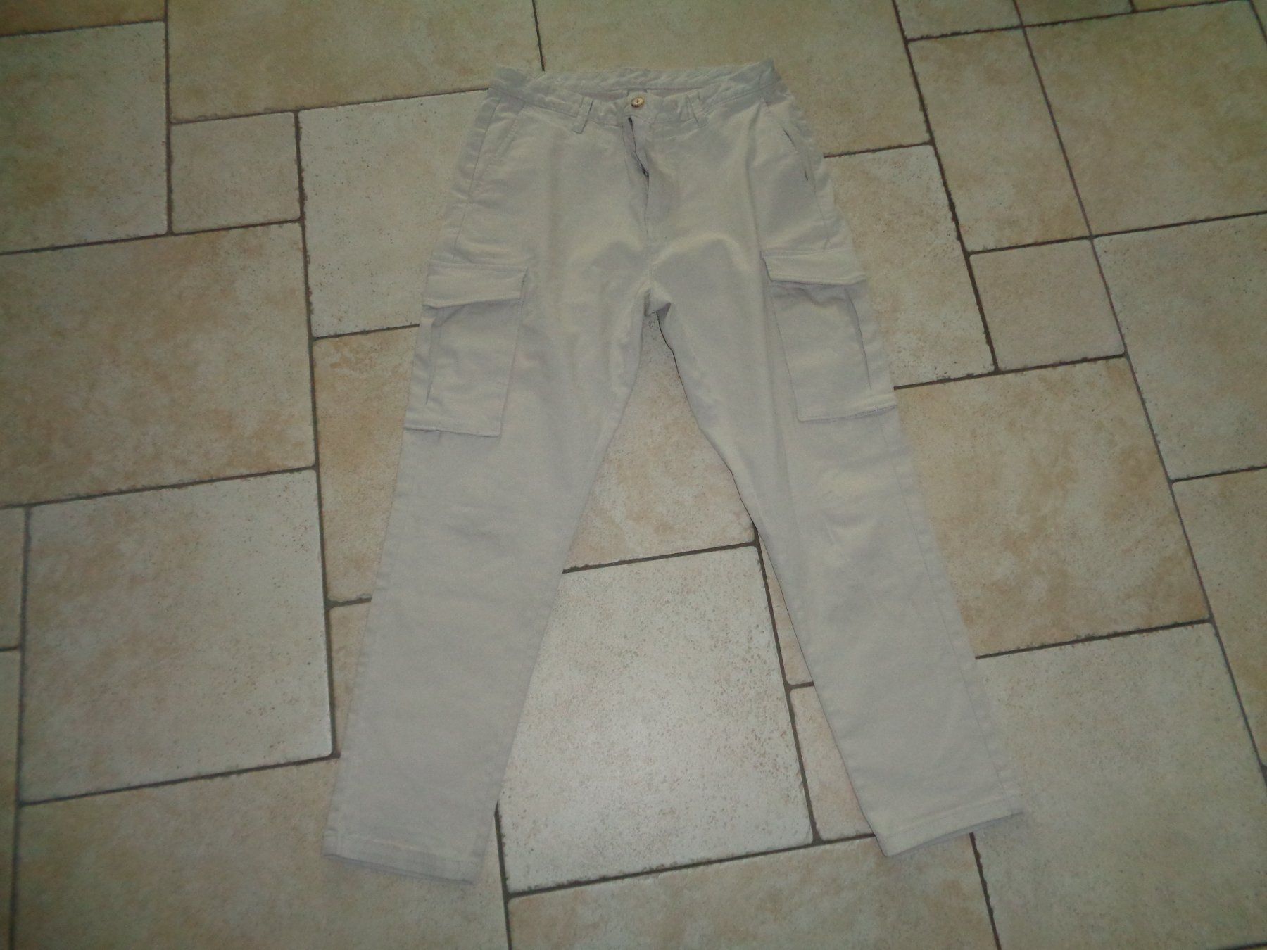 Zara Pantaloni: Hose  Zara  Grösse  40 – Usato da Kreuzlingen venduto da Robi-2003