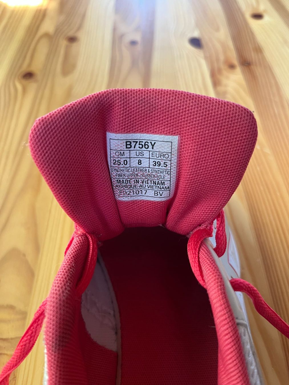 Damenschuhe: Asics Gel Rocket Hallenschuh W 39.5 – Gebraucht aus Schwändi GL von S13f4n 5