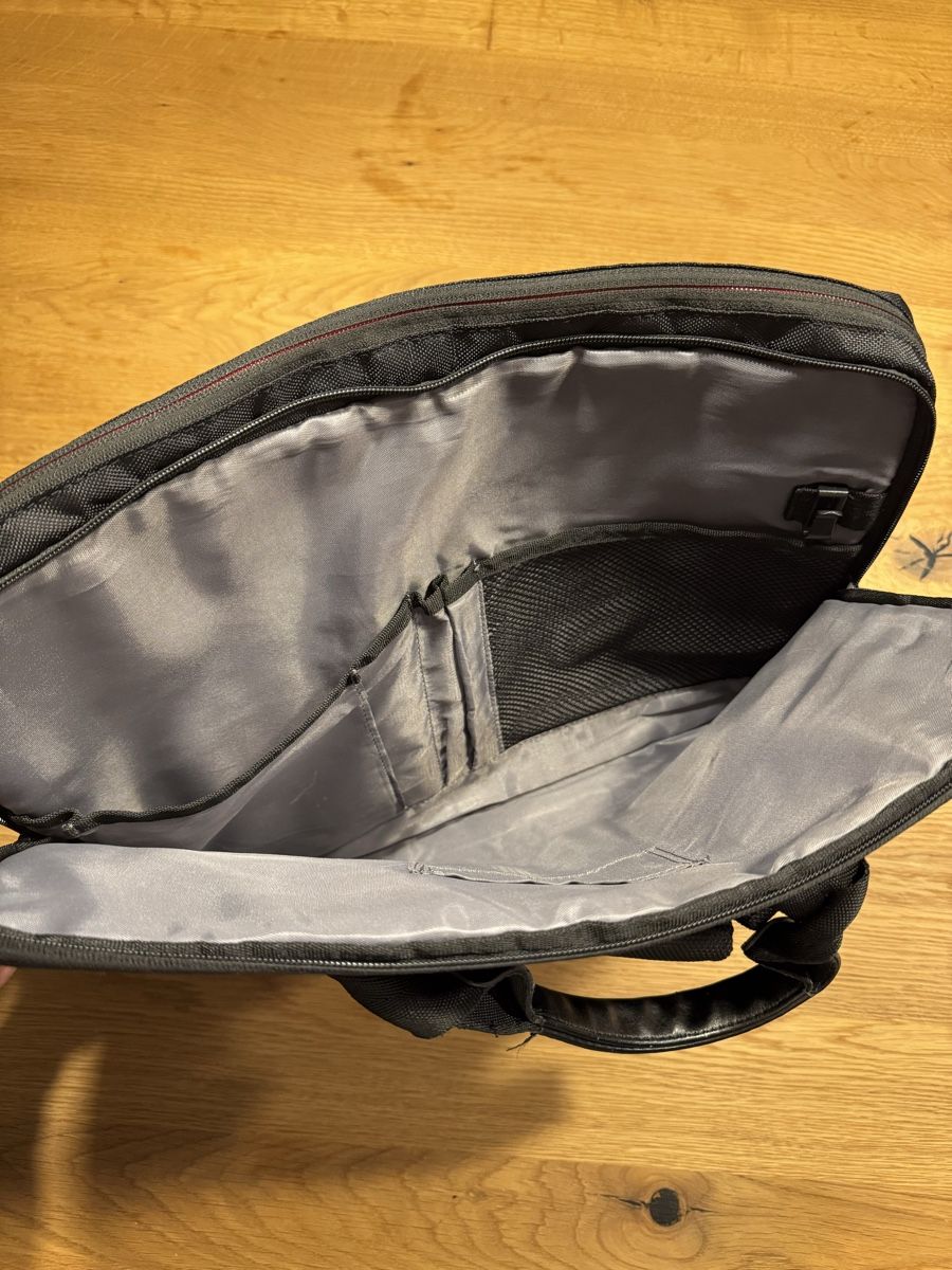 Lenovo Borse: Lenovo ThinkPad Laptoptasche mit Schultergurt – Nuovo (secondo la descrizione) da Mumpf venduto da Stanman 3