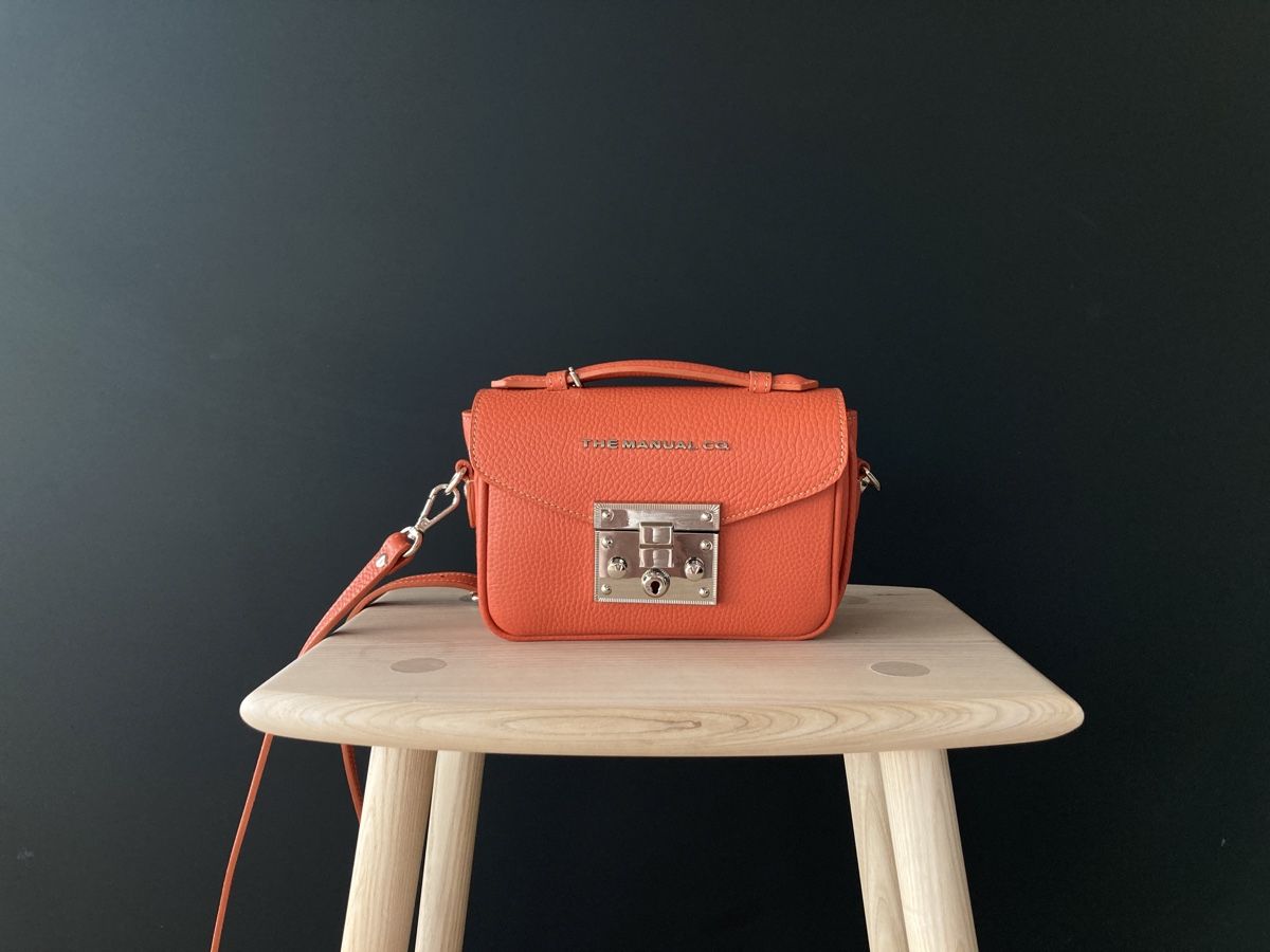 Sacs femmes: Original Lederhandtasche von THE MANUAL CO. – Neuf avec emballage d'origine à Weisslingen par inf_c2fh