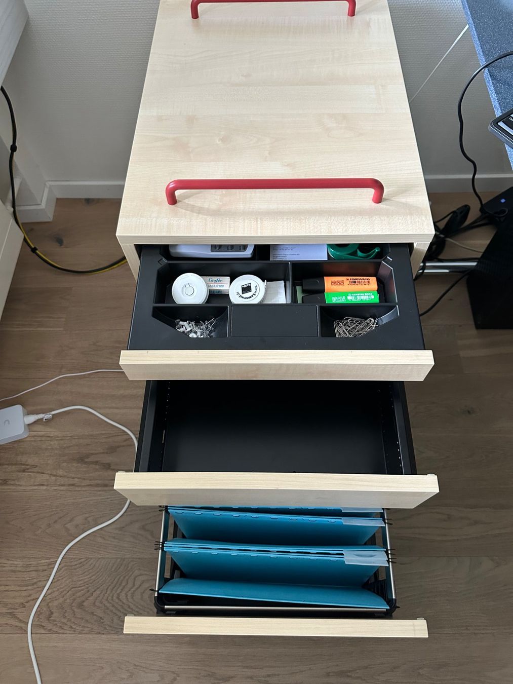 Armadi: Rollschrank Buche Optik mit 3 Schubladen und Hängemappe... – Usato da Winterthur venduto da ski_ryq7 2