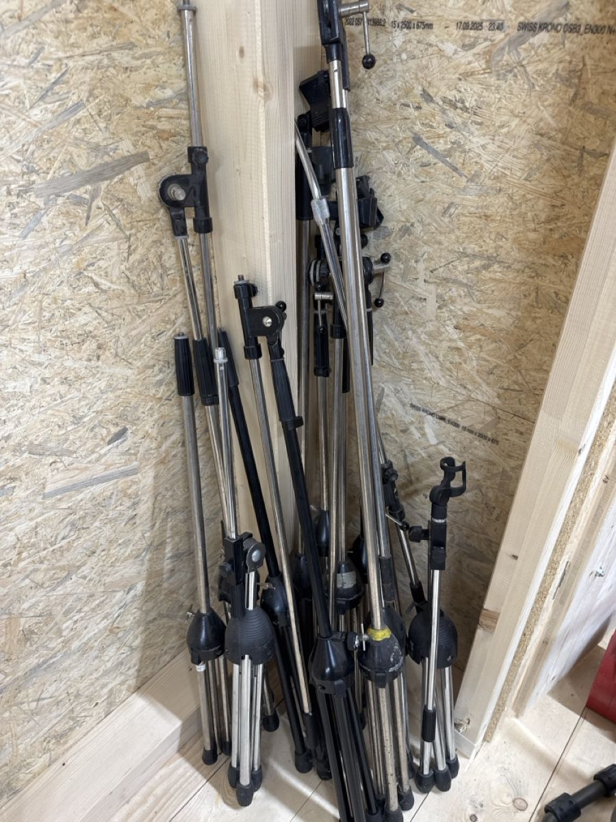 Supports pour instruments & partitions: Sämtliche Mikrofonständer – D'occasion à Goldingen par DDietziker