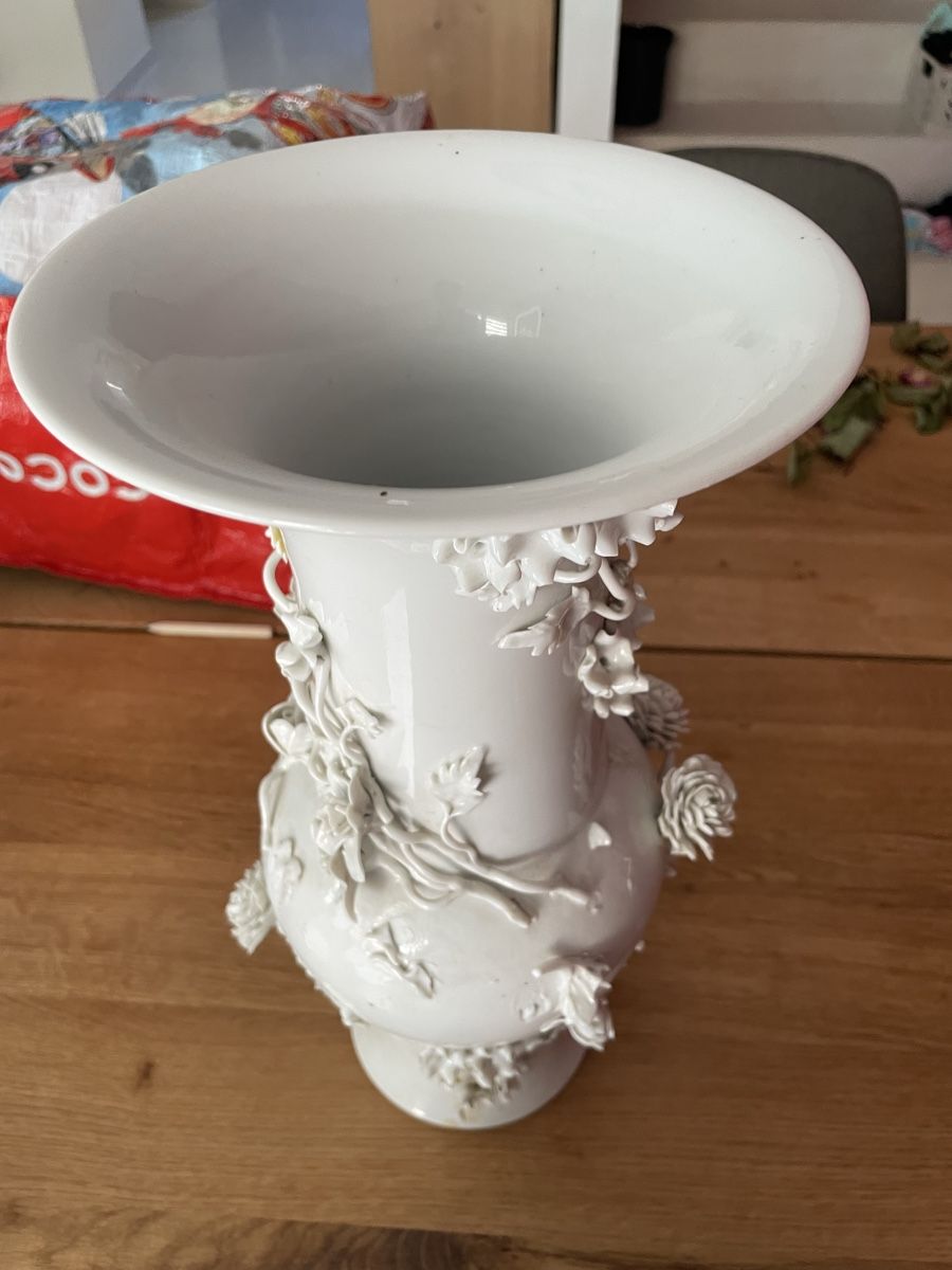 Vasi & Recipienti: Porcelaine dans le style blanc de chine – Usato da Cheyres venduto da Gr33 3