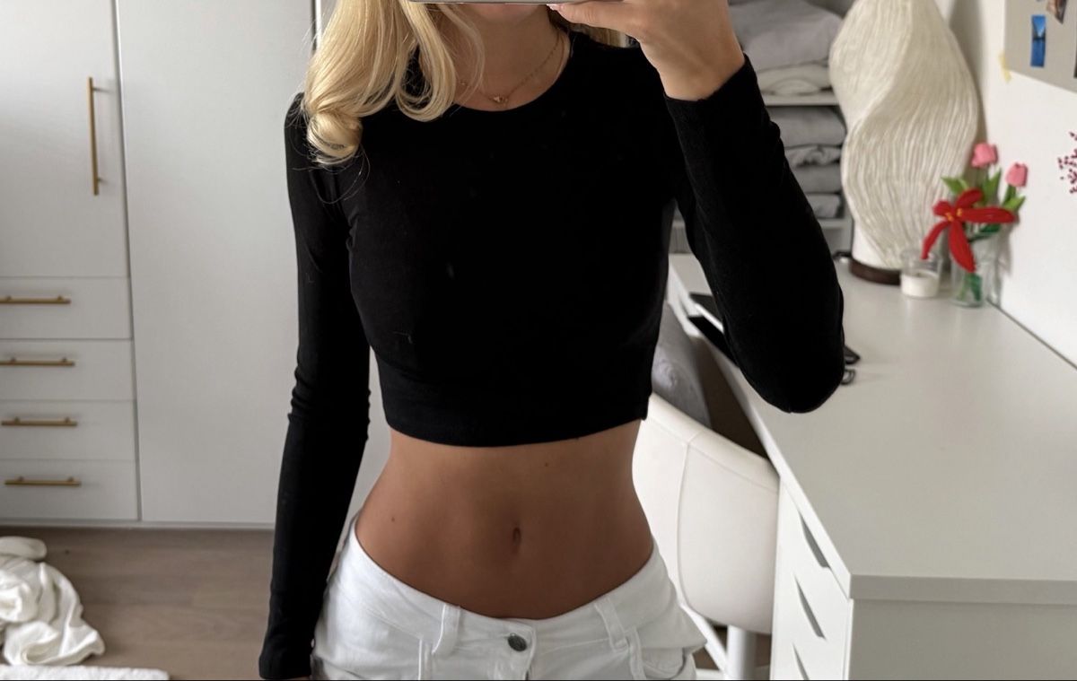 Zara Tops: Black Long Sleeve CropTop – Neuf (Voir description) à Luzern par das_2s8k