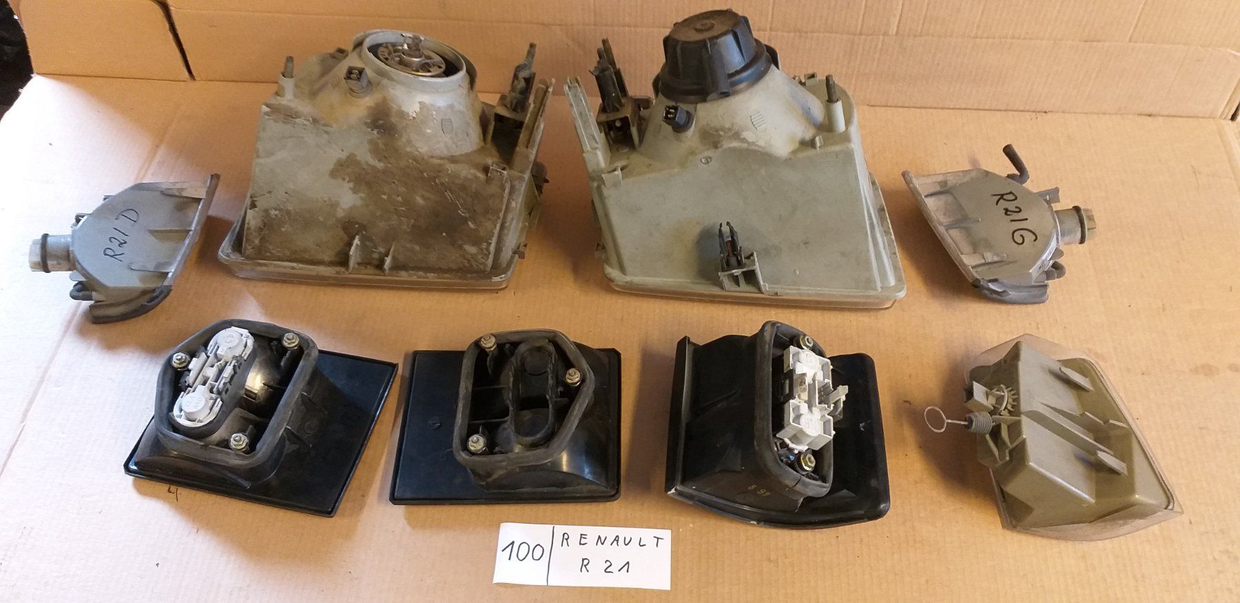 Fari: RENAULT  R21  OLDTIMER  PHARES ET FEUX ARR.  / DIV. LEUCHTEN – Usato da cortébert venduto da rlv 8