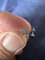 Puces d'oreilles Chloe Rose neuves - Idée cadeau d'été!
