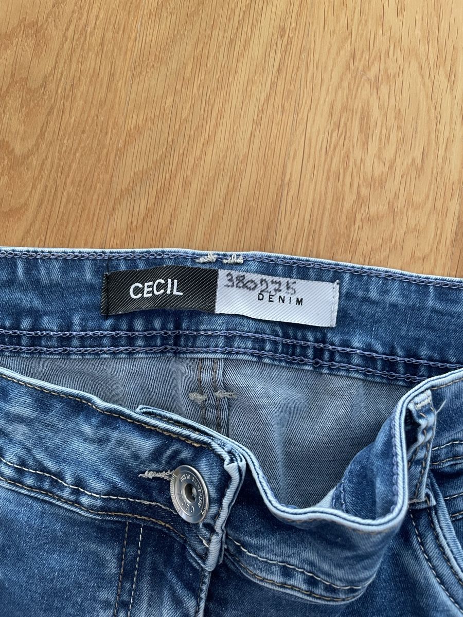 Cecil Jeans: Cecil Jeans Grösse 34 – D'occasion à Urdorf par spacemetalfantasy 2