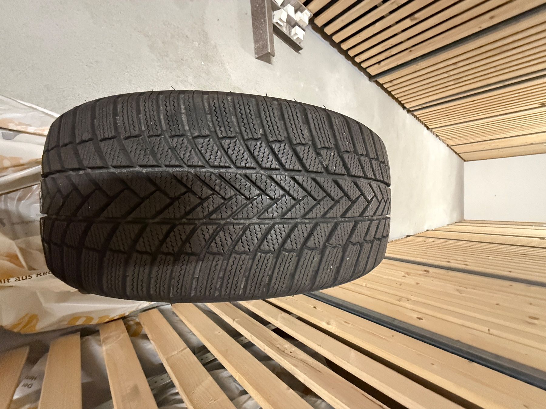 Bridgestone Pneumatici & Ruote complete: Pneus hiver Brigestone comme neuf – Usato da Biel/Bienne venduto da seb_ndv5 1