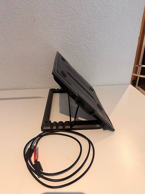 Notebooks: Laptop oder IPad Kühler mit LED – Gebraucht aus Bern von bbr_jv7s 1