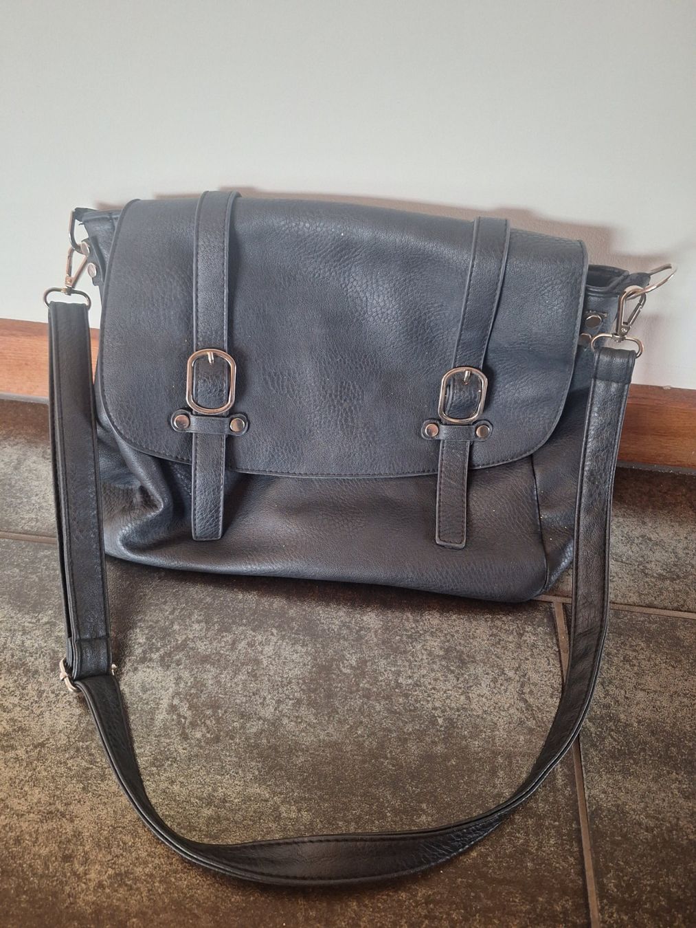 Sacs femmes: Handtasche – D'occasion à Buchs LU par kam_8p5m