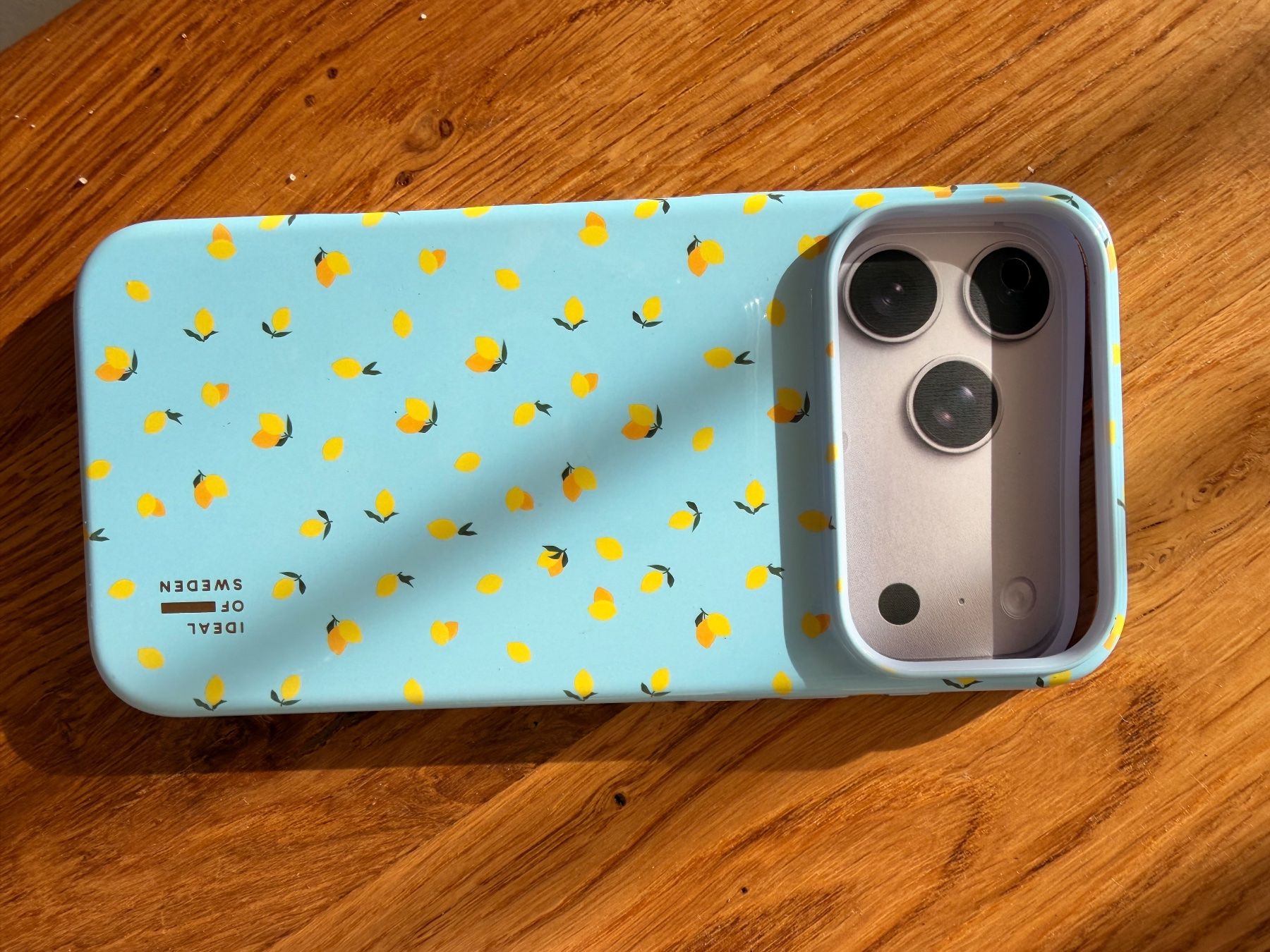 iDeal of Sweden Cover & Protezioni schermo: Handyhülle iPhone 17 pro max – Nuovo e nell'imballaggio originale da Thalwil venduto da kca_8znp