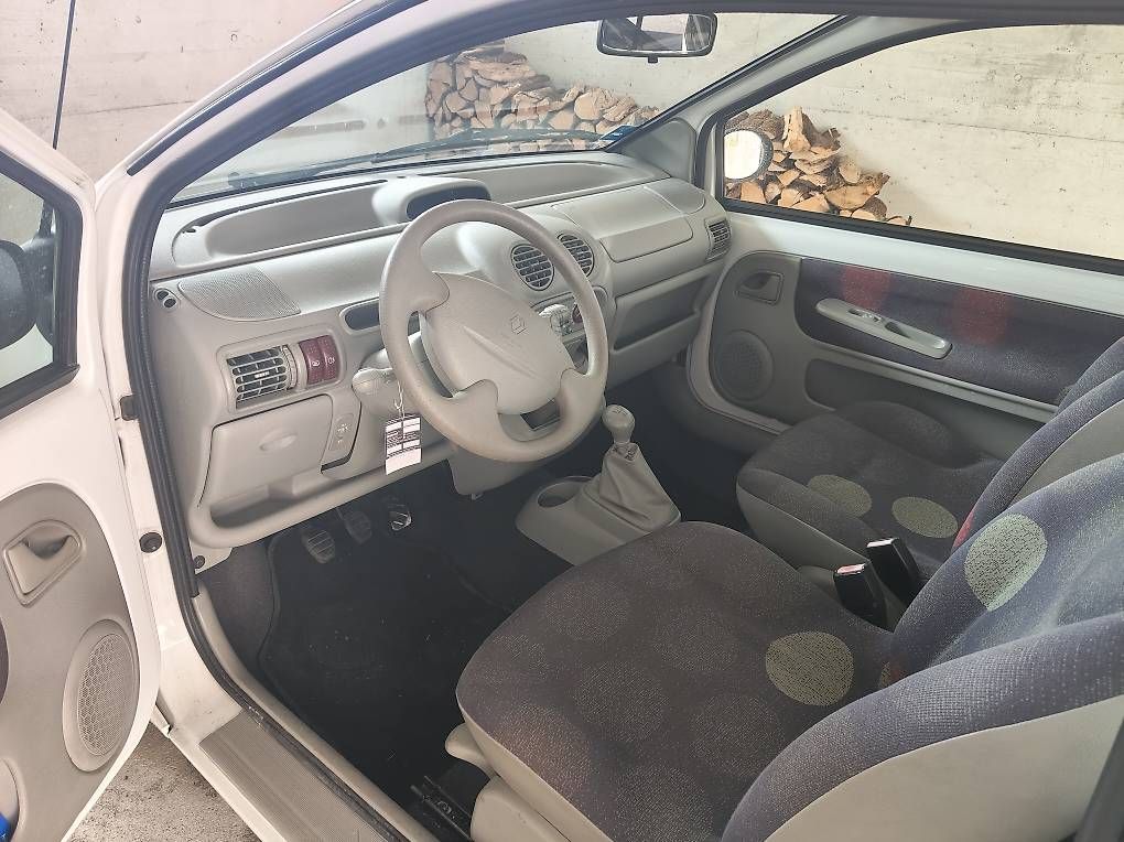 Autos: Renault Twingo 1 AllWhite – D'occasion à Winterthur par Sjo_van_Roo 3