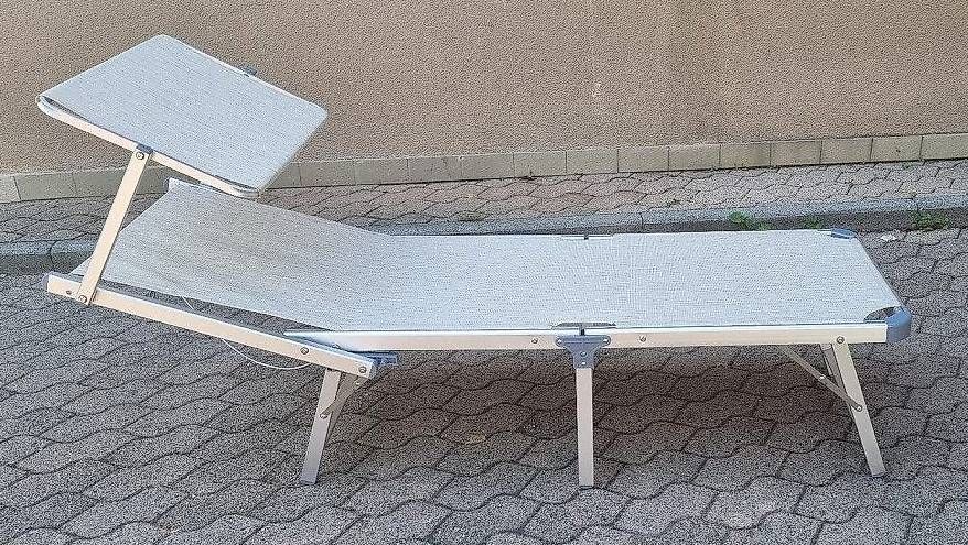Sedie a sdraio: Chaises longues beiges – Usato da Lausanne venduto da Assiralc7509