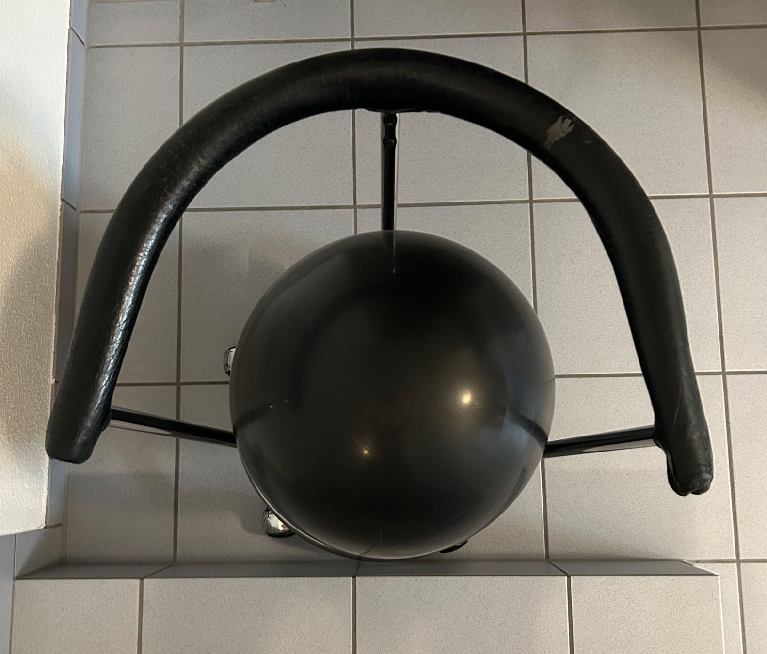 Stühle: Bürostuhl Sitzball auf Rollen – Gebraucht aus Wetzikon ZH von Madi68 1