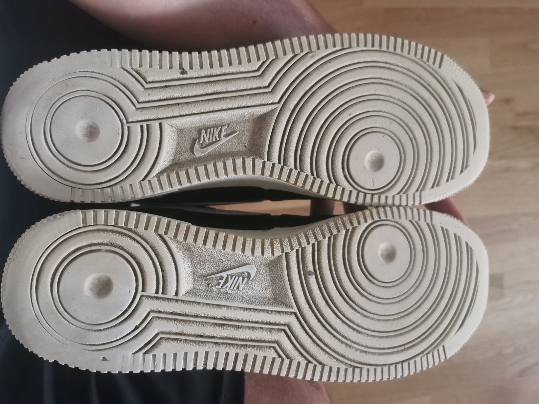 Nike Scarpe da uomo: Nike Air force 1 grosse 45.5 Orginal – Usato da Bern venduto da ged_ffx9 5