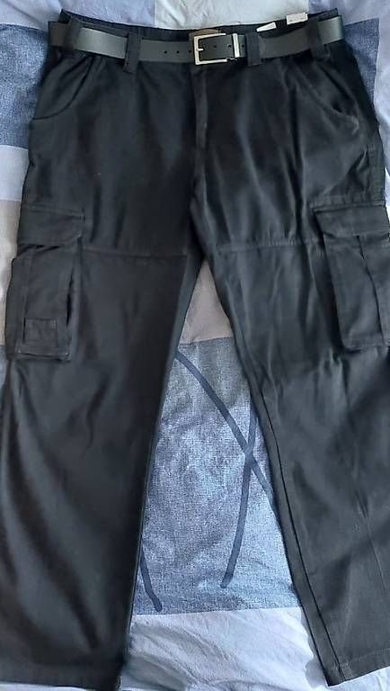 Pantaloni: Cargo Hosen Grösse 54 – Nuovo (secondo la descrizione) da Oberentfelden venduto da Buddy112