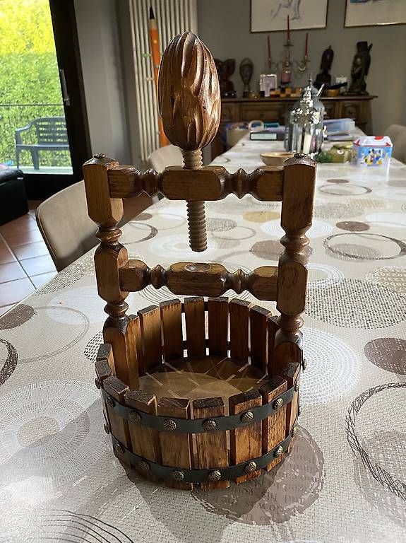 Tutte le decorazioni: Schiaccianoci / torchio in legno – Usato da Castel San Pietro venduto da sab_lj2d 1