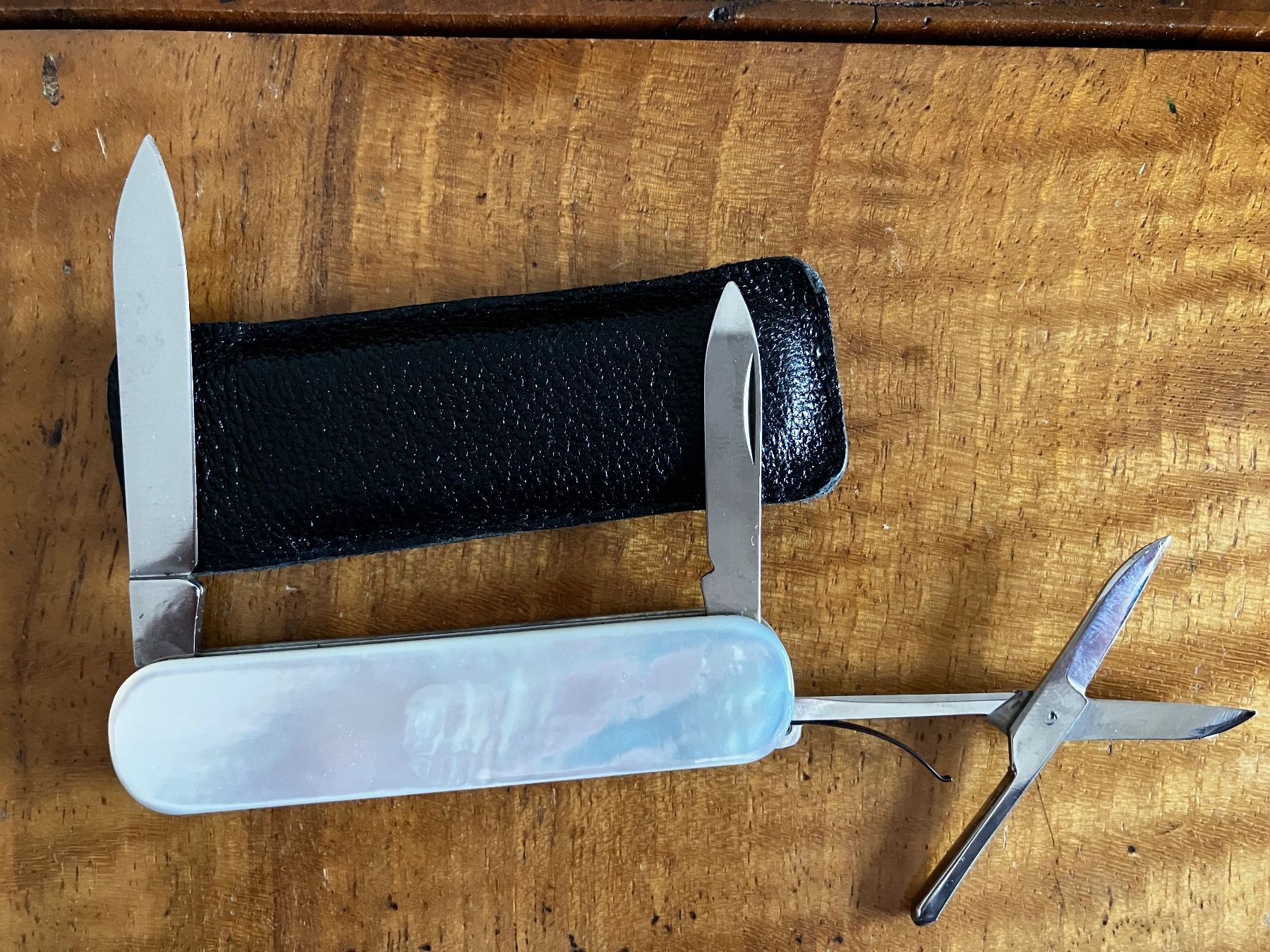 Victorinox Taschenmesser: Victorinox Windsor Perlmutt – Neu (gemäss Beschreibung) aus Uitikon Waldegg von bac_6xcs 1