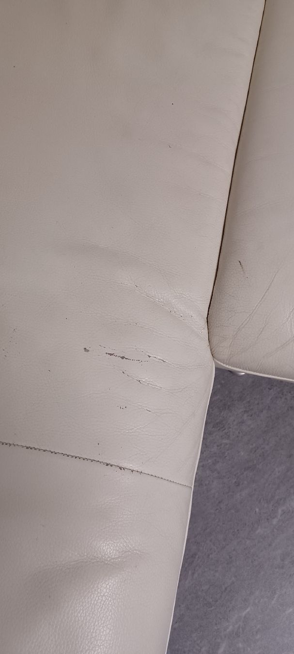 Divani: Ecksofa W.Schillig weiss Leder, 255x185cm, mit Hocker – Usato da Dürrenäsch venduto da Uliu 3