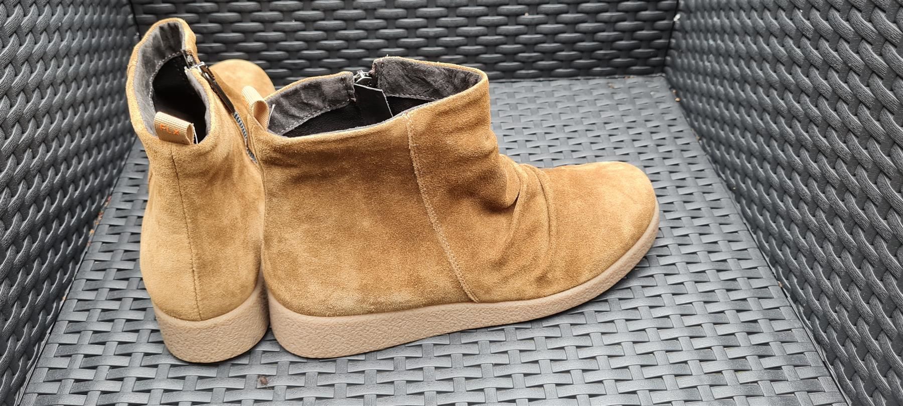 Scarpe da donna: BATA Boots Leder gr 38 Leder Neu NP 99 – Nuovo e nell'imballaggio originale da Buttwil venduto da passion-for-shoes 2