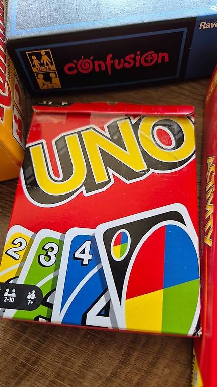Giochi: 5 Spiele, UNO, Rummikub, confusion, ReAction, Activity – Usato da Adelboden venduto da afkcamper 1