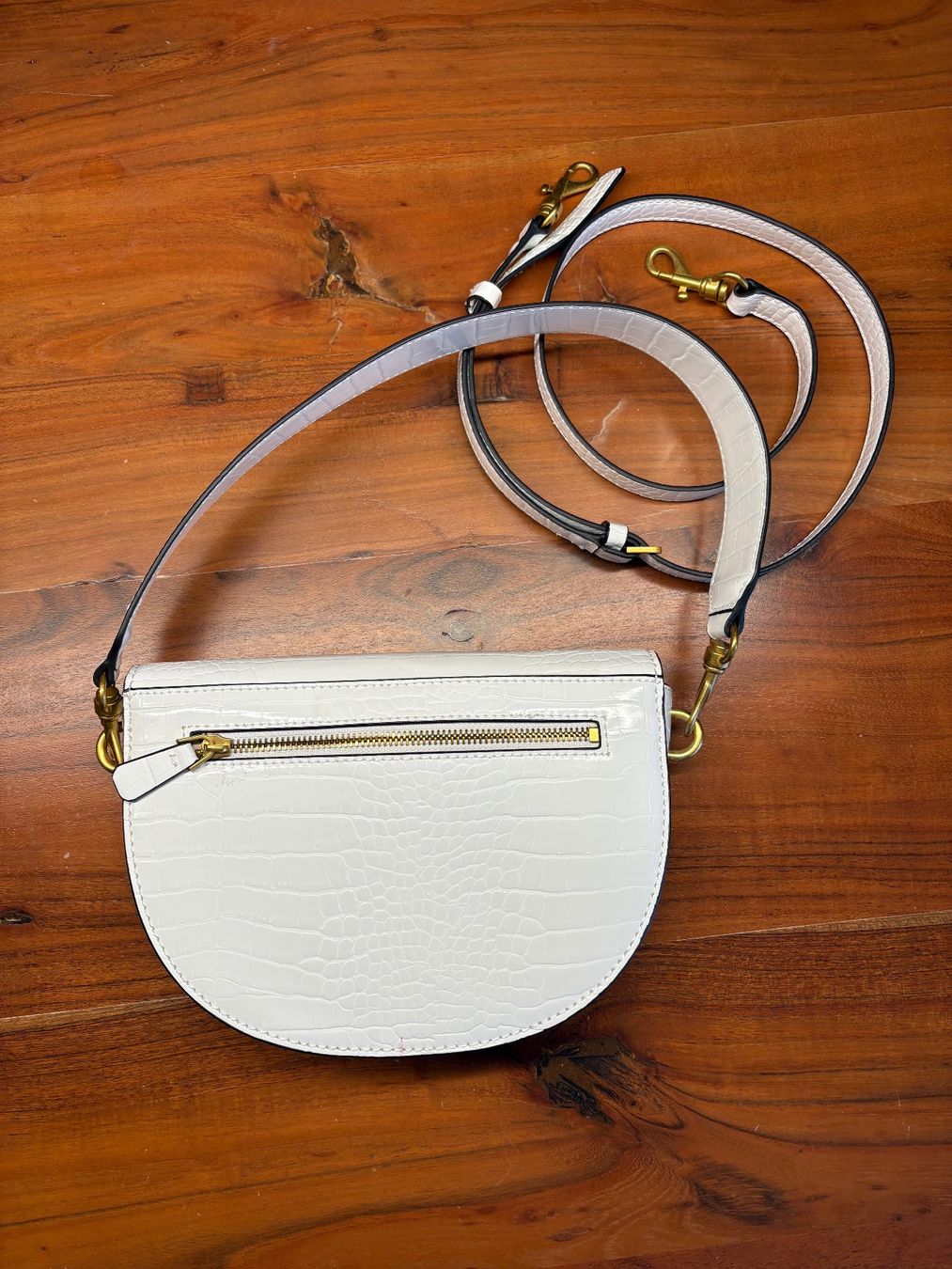 Guess Taschen für Damen: Guess Tasche weiss Kroko-Optik – Gebraucht aus Gümmenen von fla_s 2