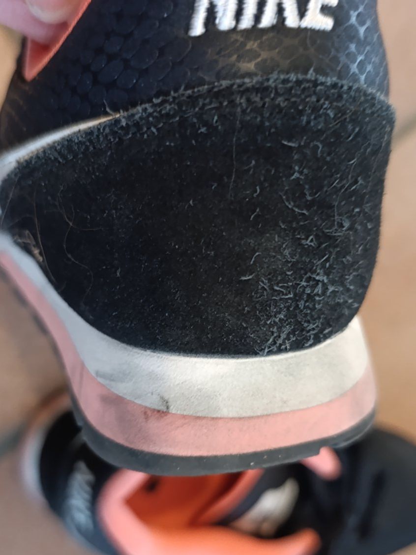 Nike Chaussures femmes: Nike Sneaker MD Runner 2, Grösse 40 – D'occasion à Silvaplana par Suomi3101 3