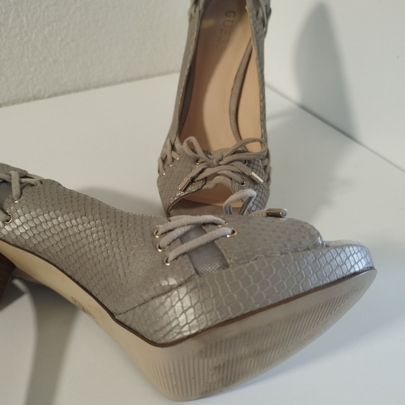 Guess Scarpe da donna: Guess High Heel Pumps Gr.40 – Nuovo (secondo la descrizione) da Weiningen ZH venduto da traudl102 2