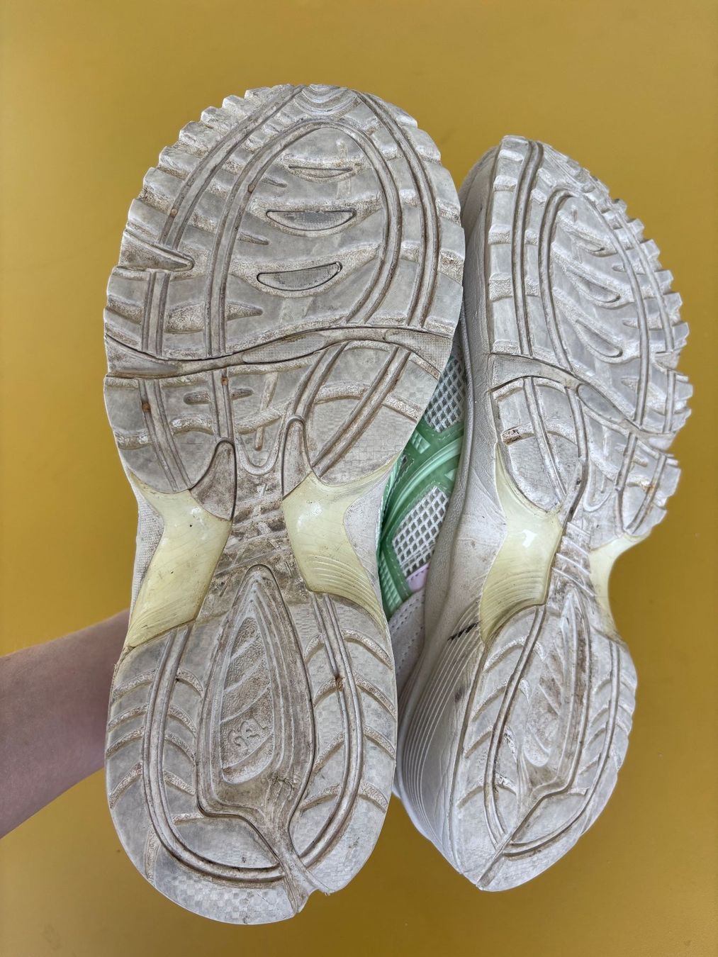 Asics Damenschuhe: ASICS "1090 v2"  Sneaker Gr. 40 – Gebraucht aus Zürich von missmodernage 5
