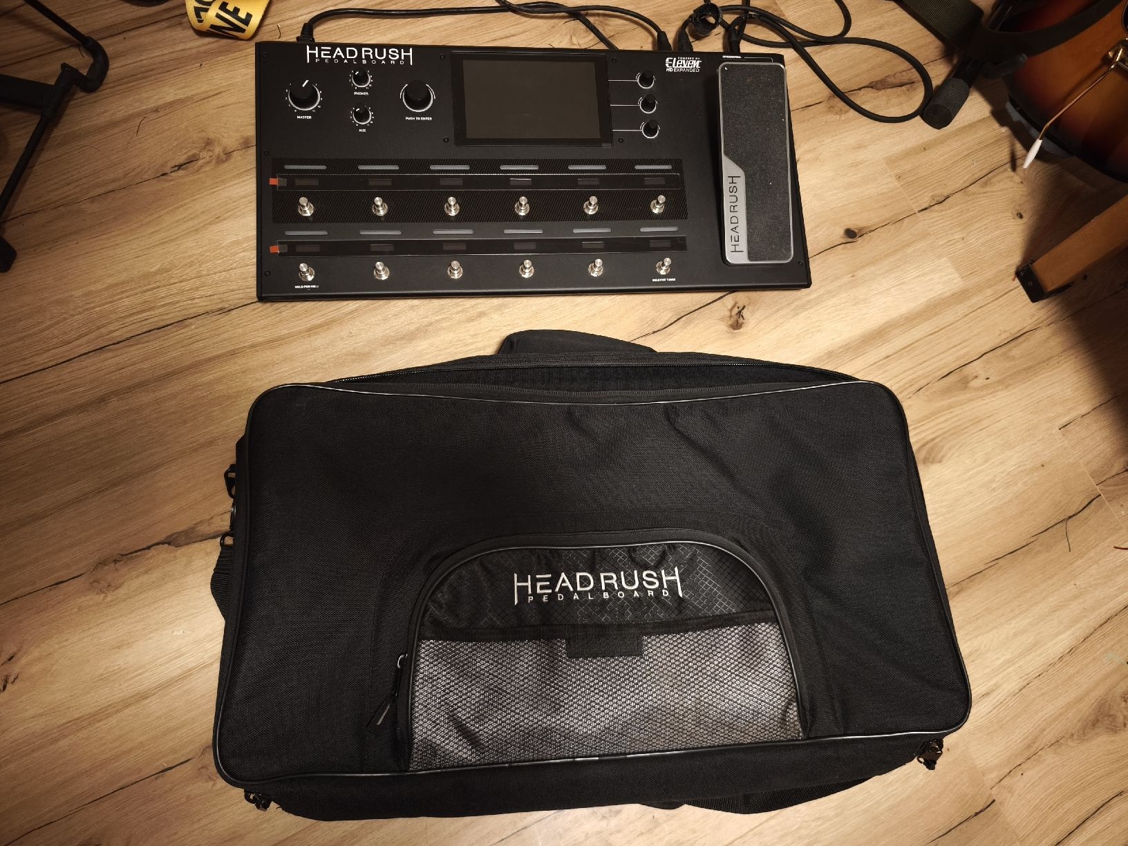Instruments de musique: HeadRush Pedalboard – D'occasion à Faoug par Amur1969 5