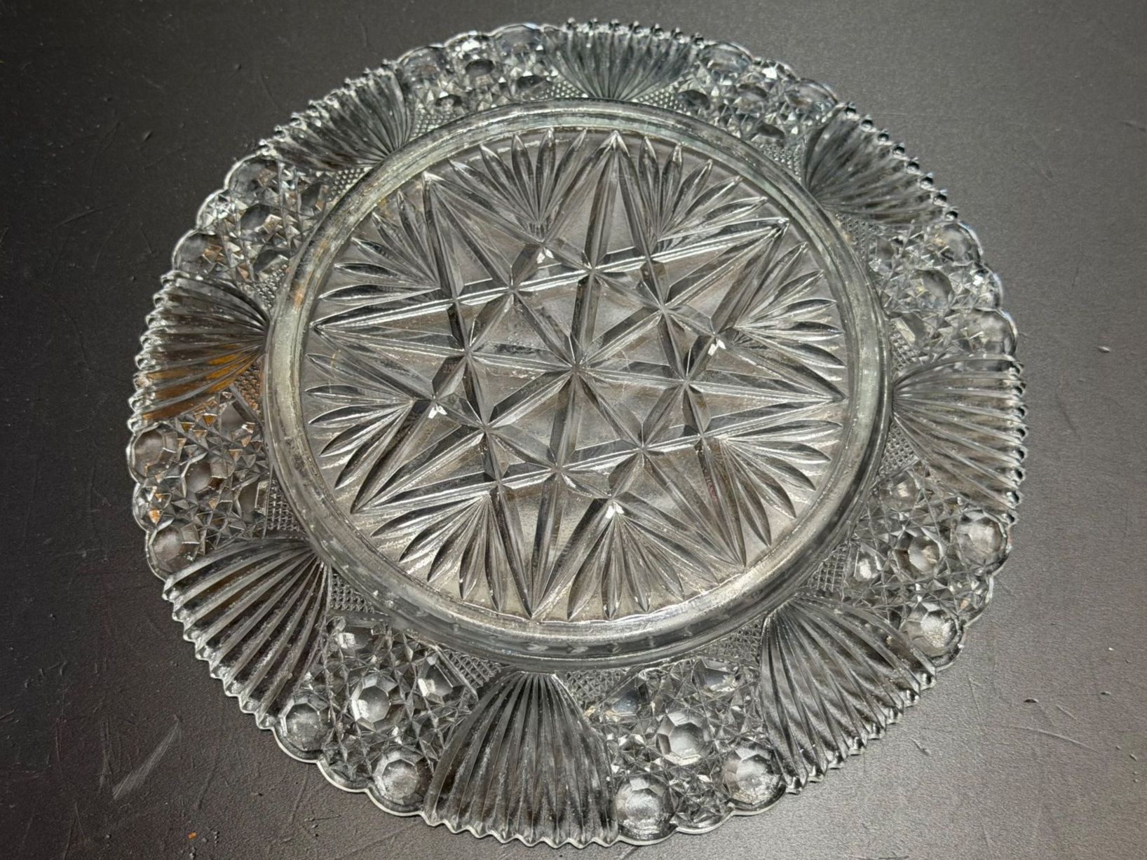 Piatti: JUGENDSTIL TELLER FLACH / SCHALE, KRISTALL PRESSGLAS – Usato da Matzingen venduto da Puhbaerli 9