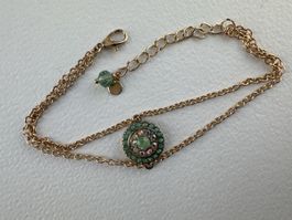 Elegante Goldene Armkette mit grüne Steine. Einzelstück!