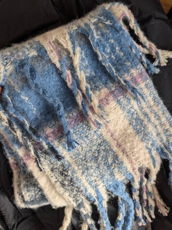 Foulards, Tücher & Schals: Schal – Gebraucht aus Biel/Bienne von yya_26cz