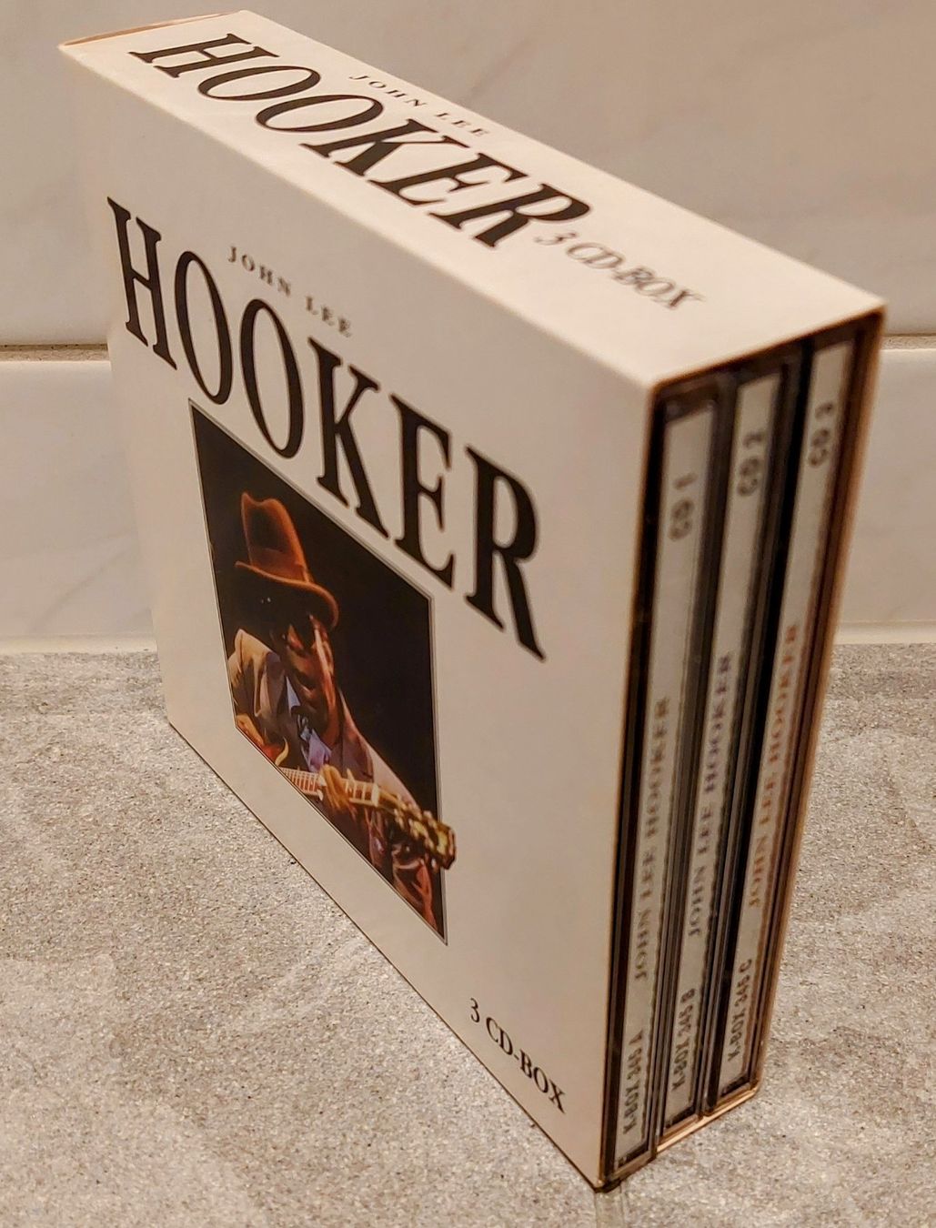 CD: JOHN LEE HOOKER - 3 CD Box – Nuovo e nell'imballaggio originale da Allmendingen b. BE venduto da MMC-MuMeCo 1