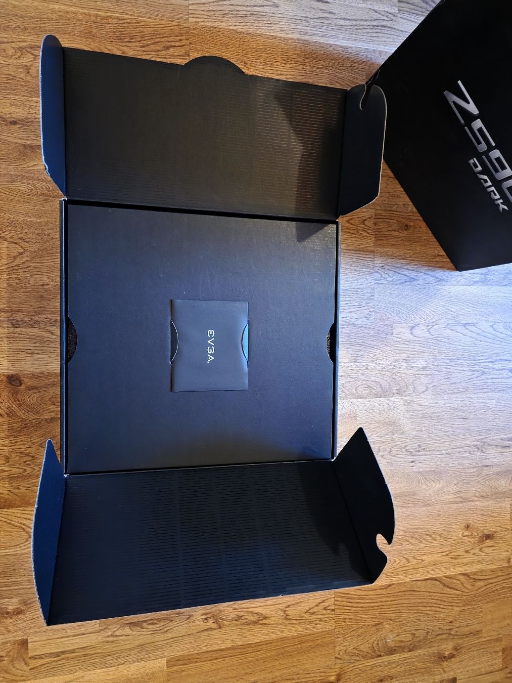 Schede madri: Rare EVGA Z590 Dark Box and Bundle – Nuovo (secondo la descrizione) da Cudrefin venduto da Jamy201289 2