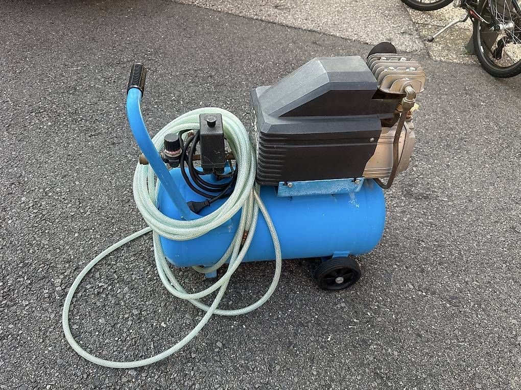 Compressori: Compressore aria 25l funzionante  – Usato da Quartino venduto da DiloUsato 2