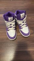 Nike Air Jordan 1 violet et blanc, taille 36.5