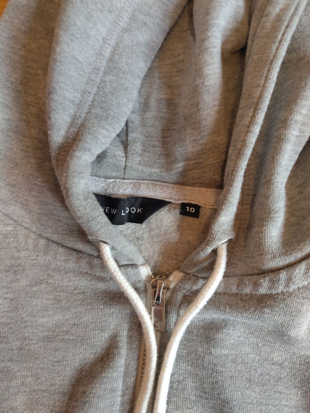 H&M Maglioni & Felpe: Hoodie-Jacke – Usato da Bern venduto da Linii 1