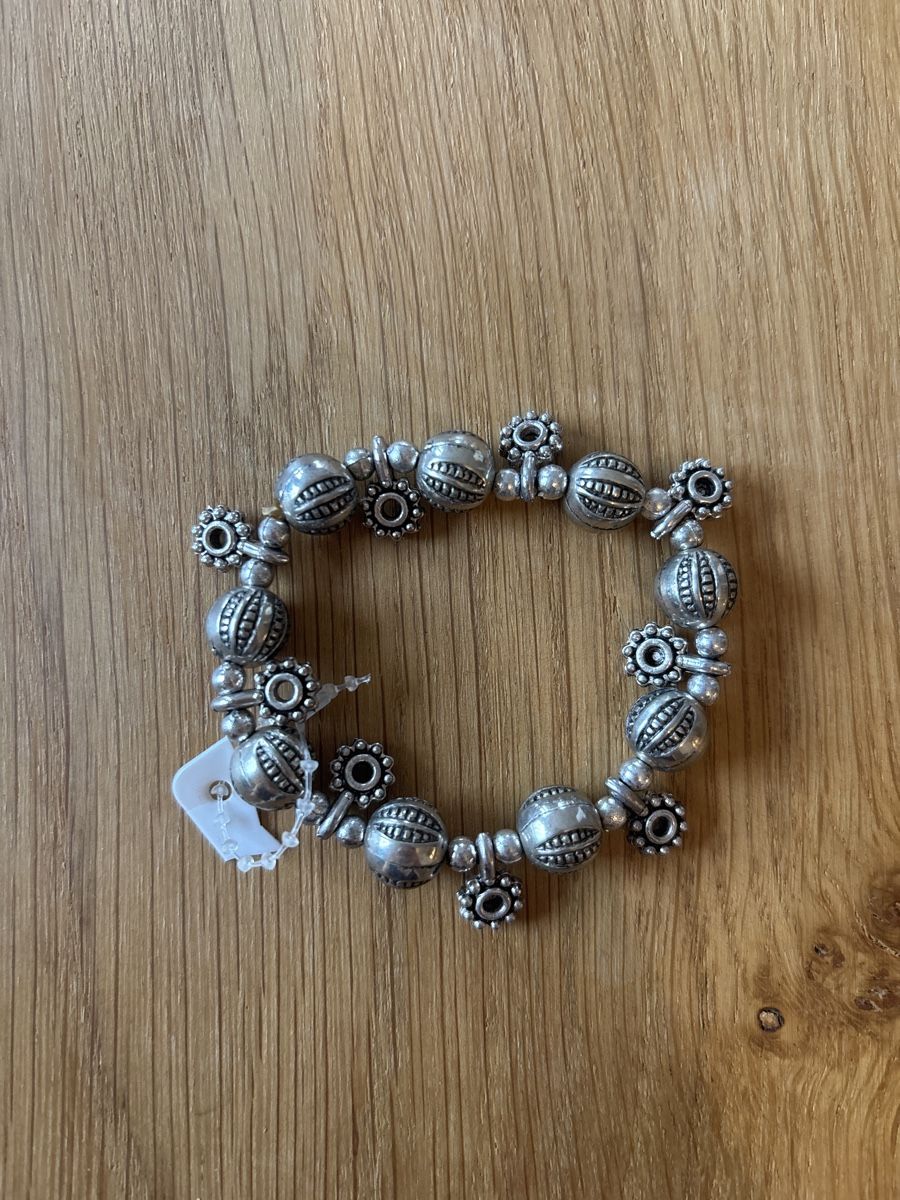Armbänder & -reifen: Silver Bracelet With Detailed Beads – Neu und originalverpackt aus Genève von gai_w7bf