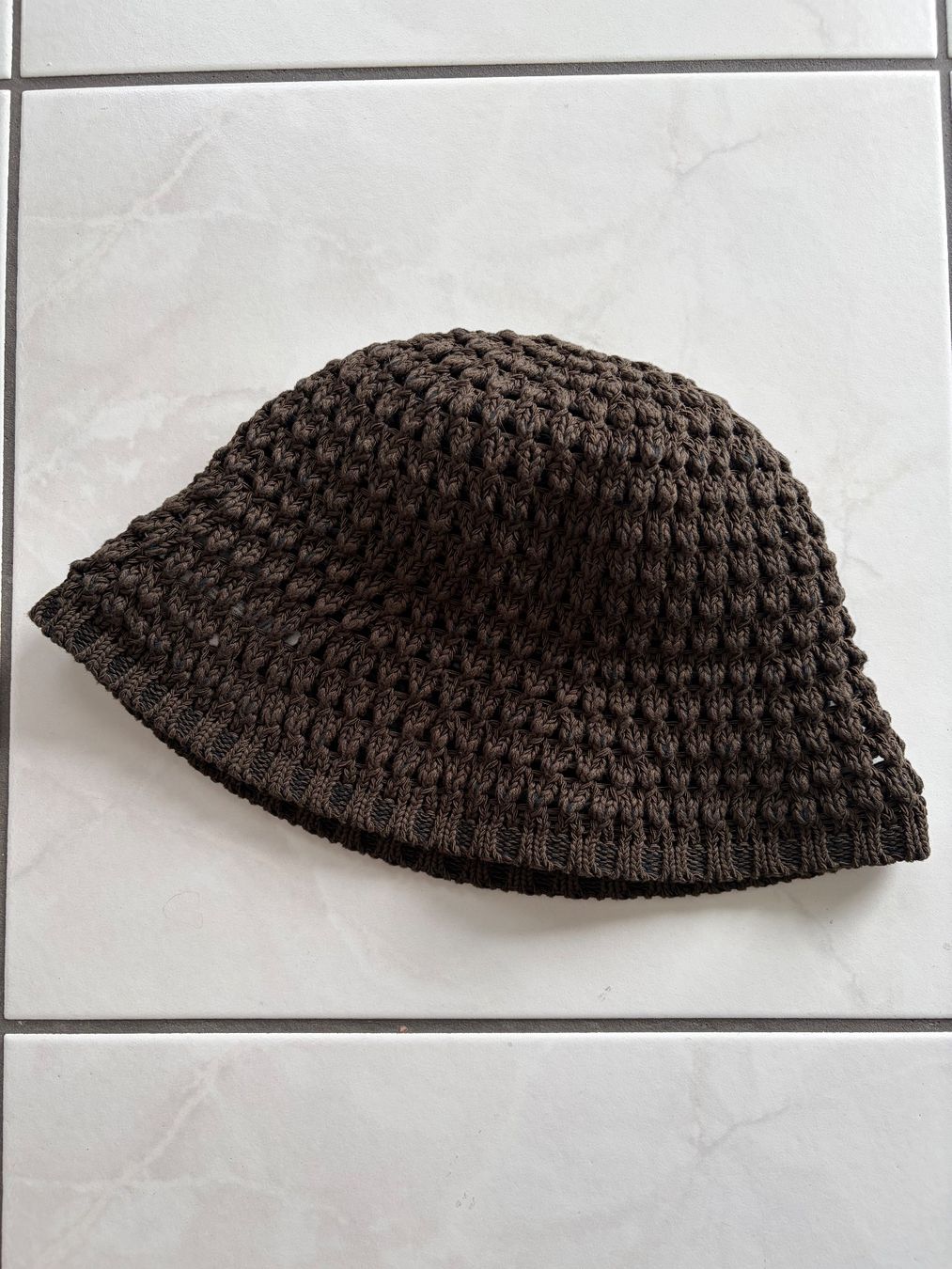 Cos Copricapi, berretti & cappellini: Cos crochet bucket hat – Nuovo (secondo la descrizione) da Hergiswil NW venduto da irinagraf 1