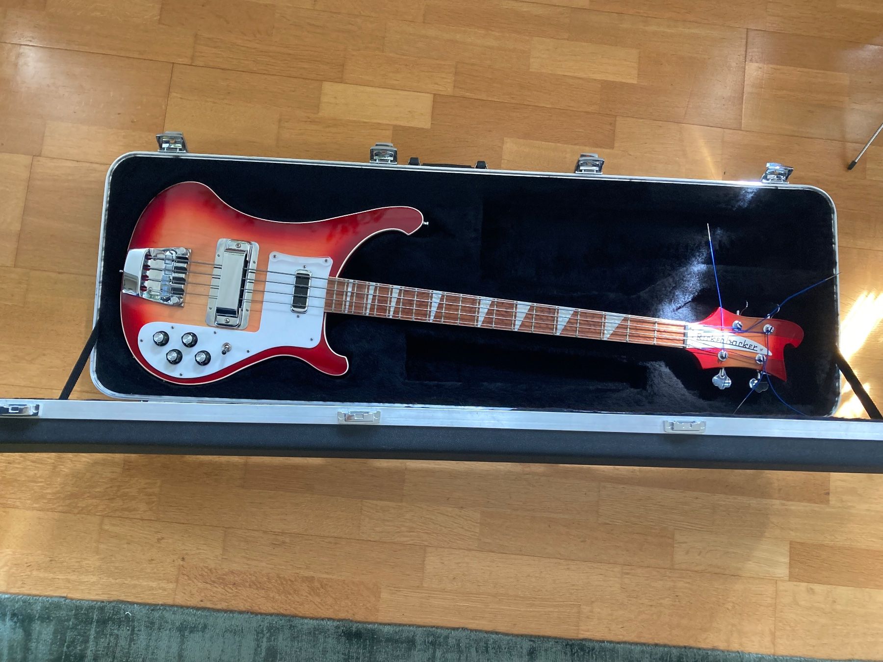 Rickenbacker Strumenti musicali: Rickenbacker 4003 Fireglo – Usato da Zürich venduto da urs_z8b2