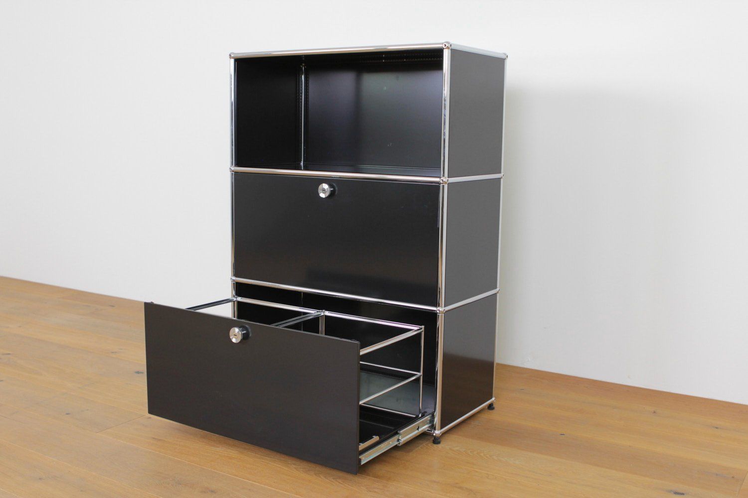 USM Scaffali: USM Haller Regal Graphitschwarz – Nuovo (secondo la descrizione) da Affoltern am Albis venduto da StudioStandard 3