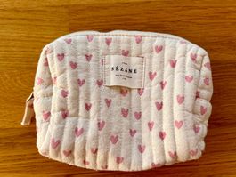 Trousse coeurs roses Sezane