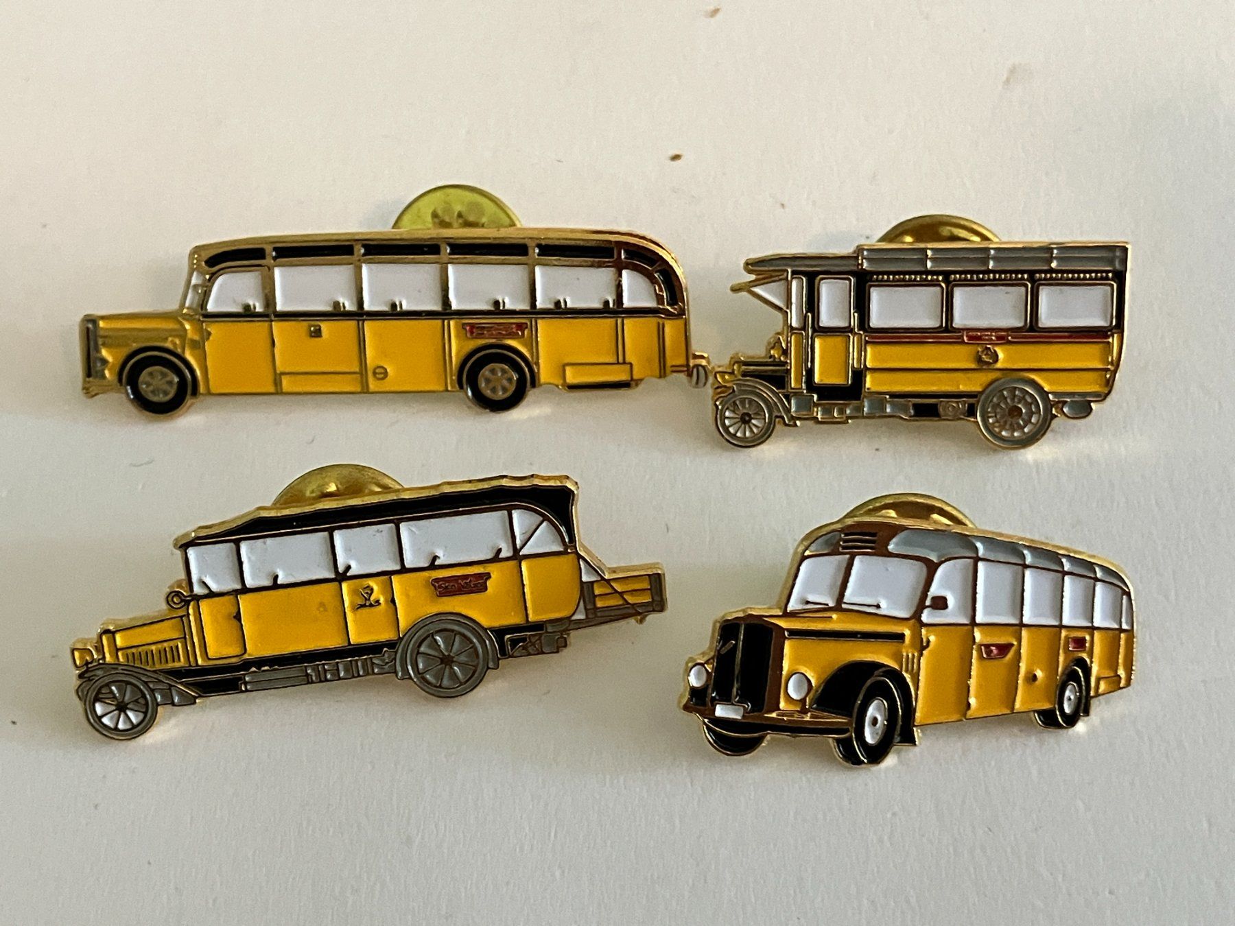 Placchette & Badge: 4 Pin PTT Postauto Oldtimer – Usato da Basel venduto da djwwpp