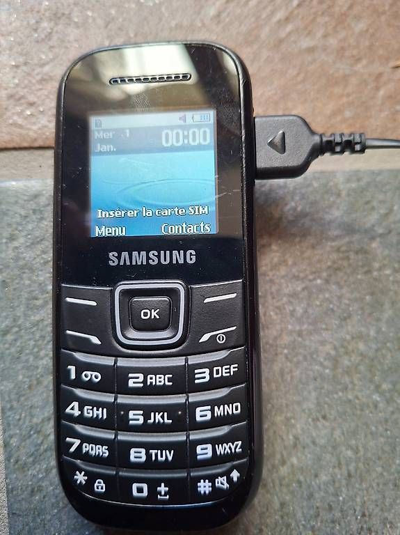 Telefoni cellulari / Smartphones: Téléphone mobile Samsung GT-E1200I  – Usato da Genève venduto da a_t_g5kq 3