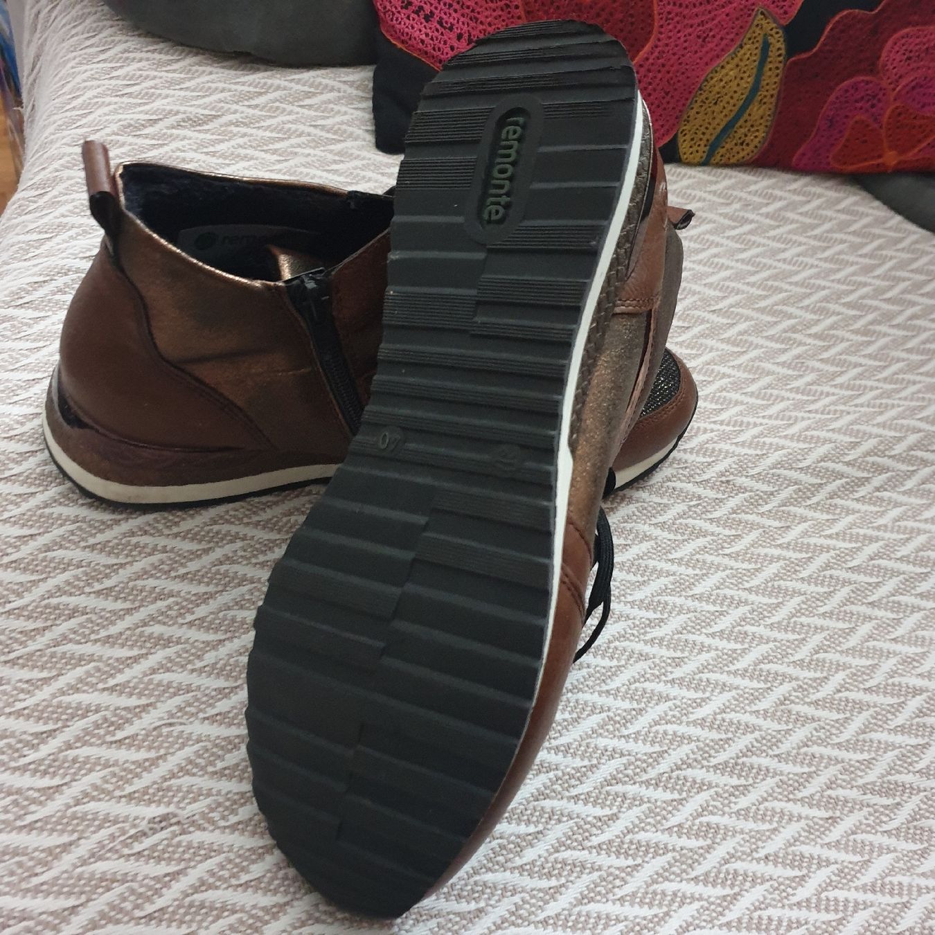Damenschuhe: Remonte schöner Sneaker Gr. 40 – Neu (gemäss Beschreibung) aus Frenkendorf von Moon111 2