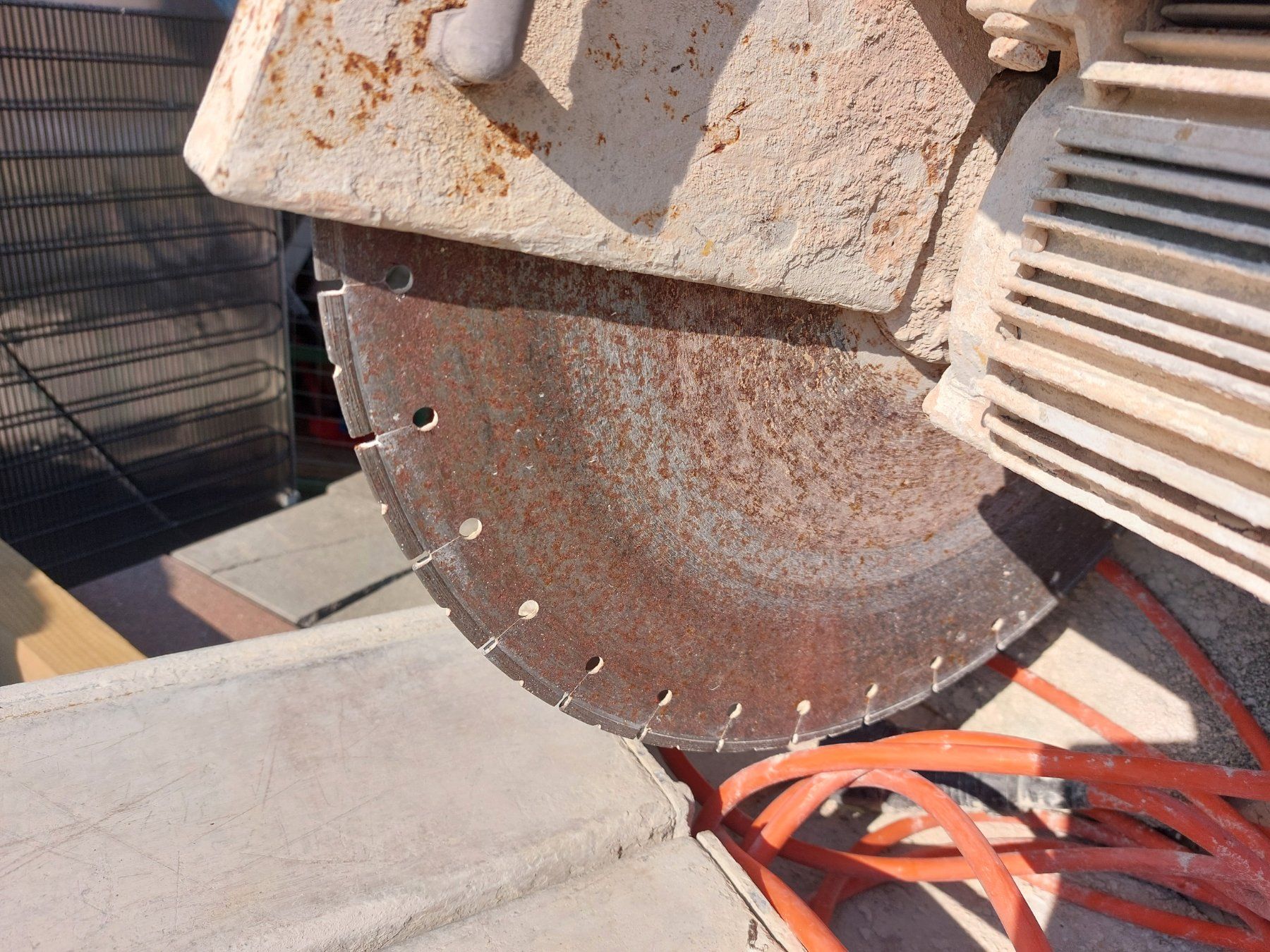 Tutte le macchine: Steinplatten Fräse f. Gartenplatten 380V – Usato da Escholzmatt venduto da reb_j7tv 1