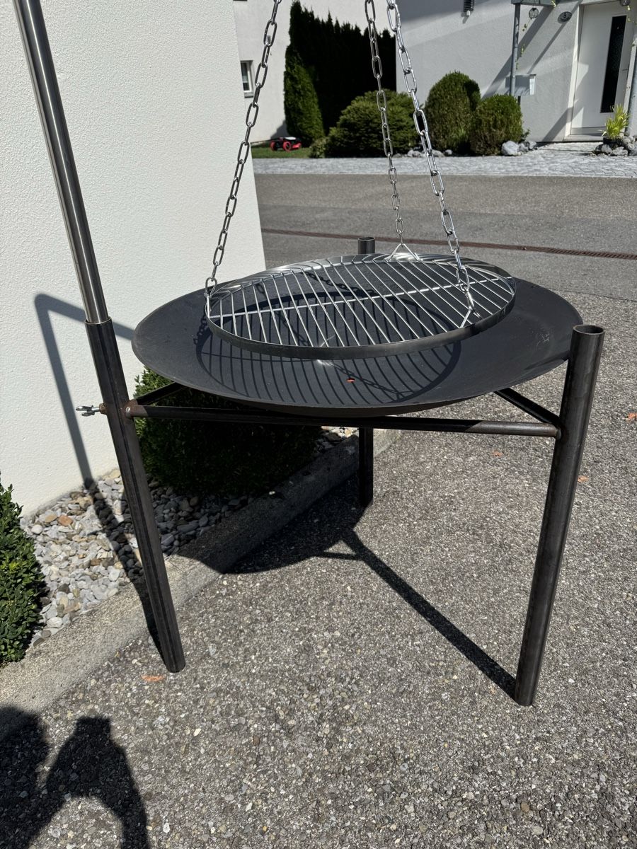 Feuerschale: Feuerschale mit Grillrost – Neu (gemäss Beschreibung) aus Hergiswil NW von Arbours 2