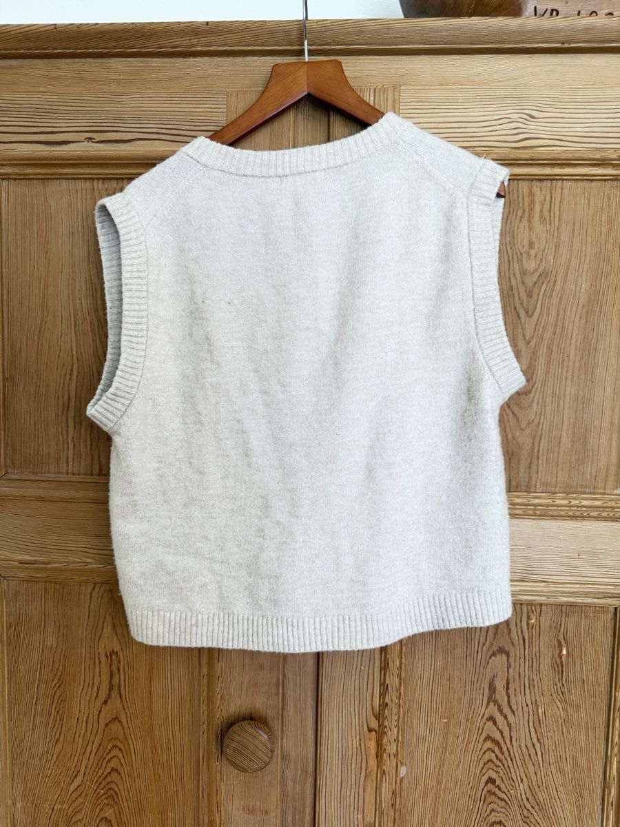 H&M Gilets & Westen: H&M Strick Weste Beige V-Ausschnitt | XS – Gebraucht aus Samedan von K7kgh 1