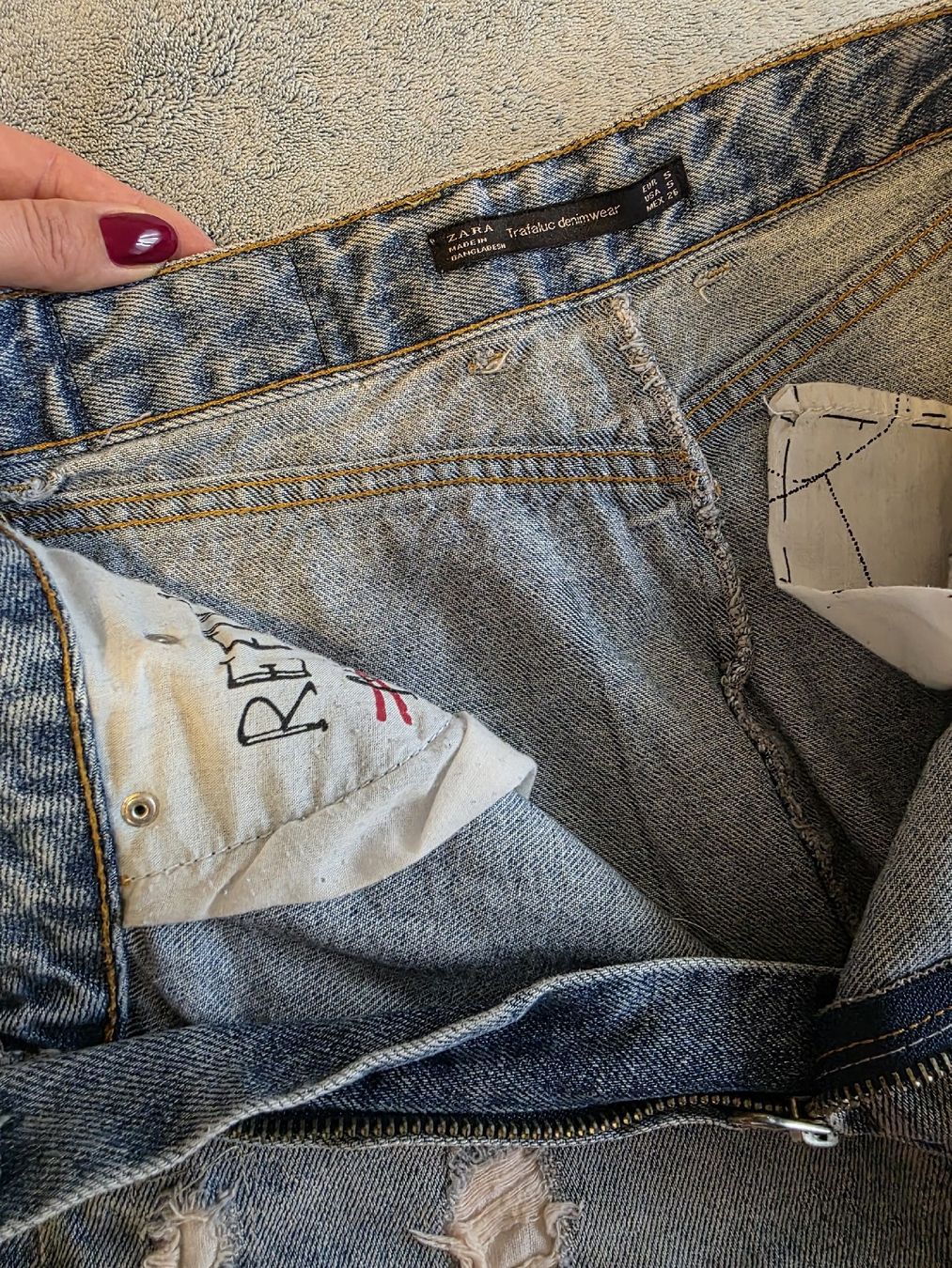 Zara Röcke: Zara Jeansrock, destroyed Look, Grösse 36 – Gebraucht aus St Gallen von vir_5kgt 3